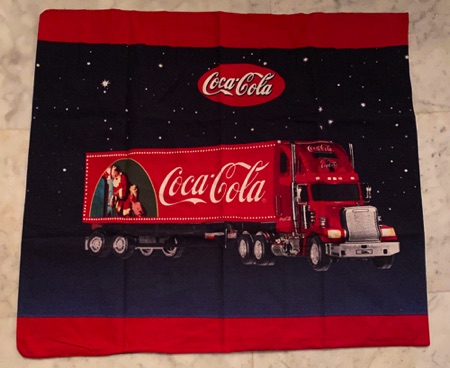 9541-1 € 20,00 coca cola dekbed overtrek 1 persoon afb vrachtewagen ( is wel al gewasen).jpeg